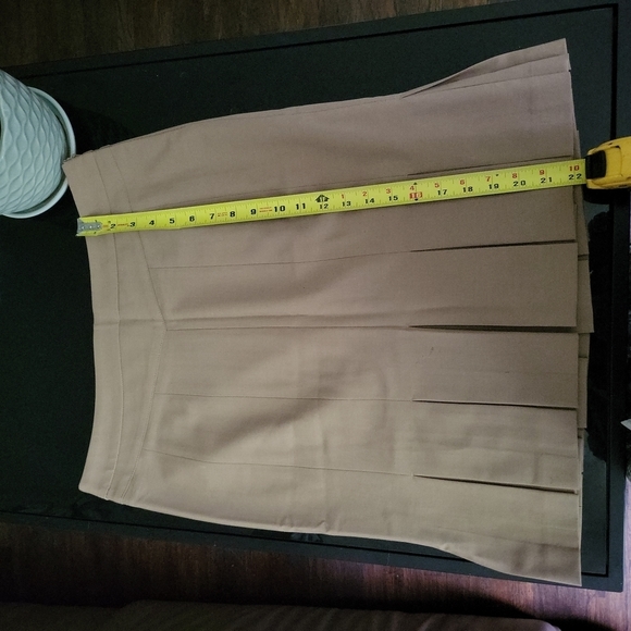 CLUB Monaco A-line Skirt Light Brown Color Size 6 - Picture 2 of 5